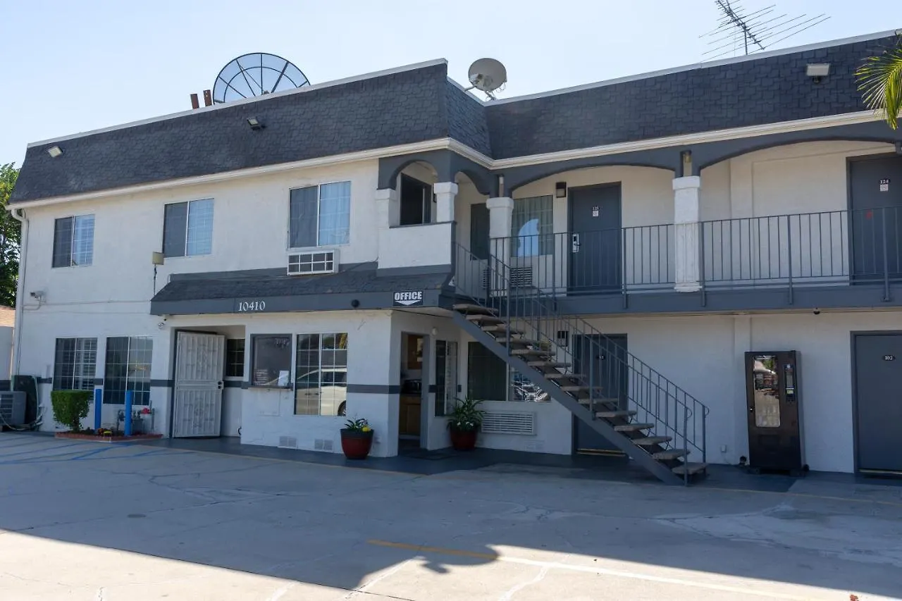 Staying Near Rio San Gabriel Park: 5 Budget Hotels Compared