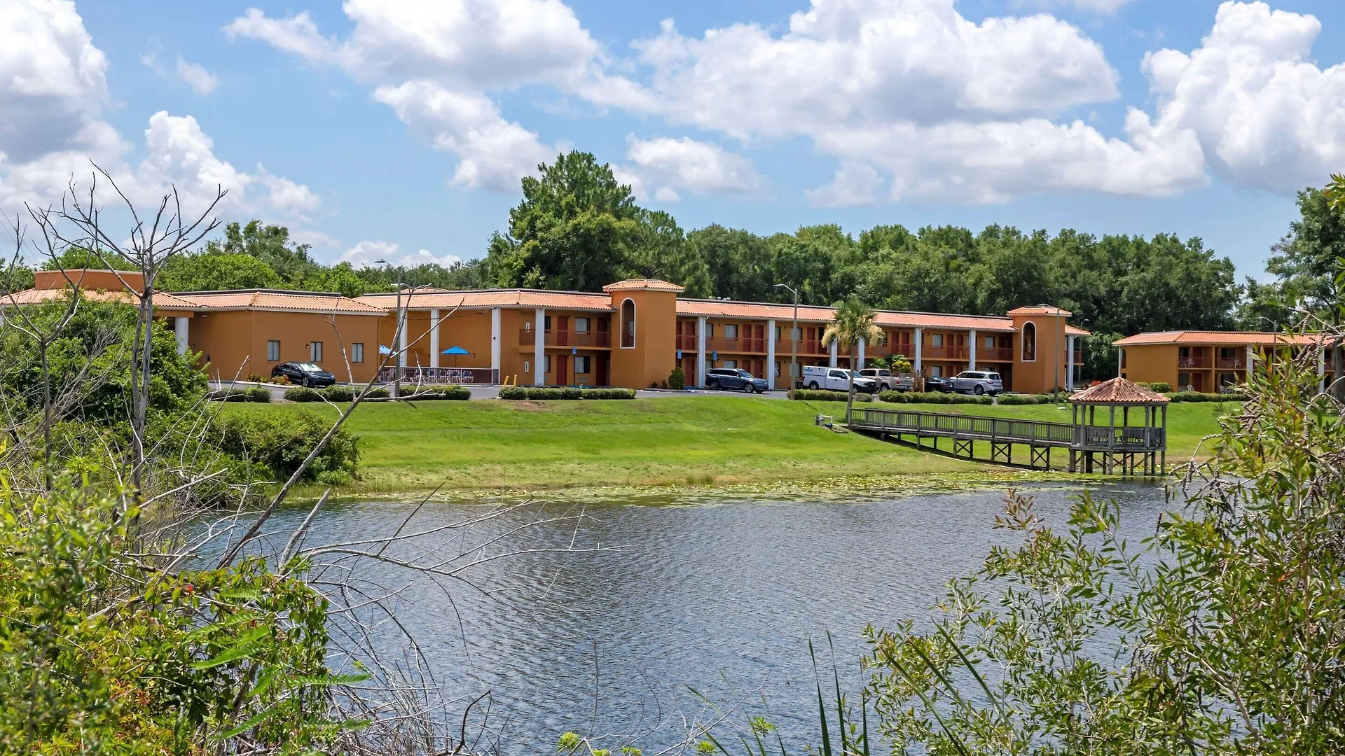 6 Budget-Smart 2-Star Hotels in Orlando Metro Worth Booking